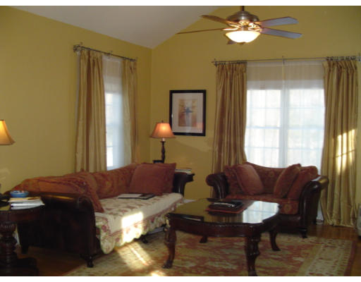 8 Acorn Way Georgetown, MA 01833 - Photo 9 of 29 Gallery Image 9