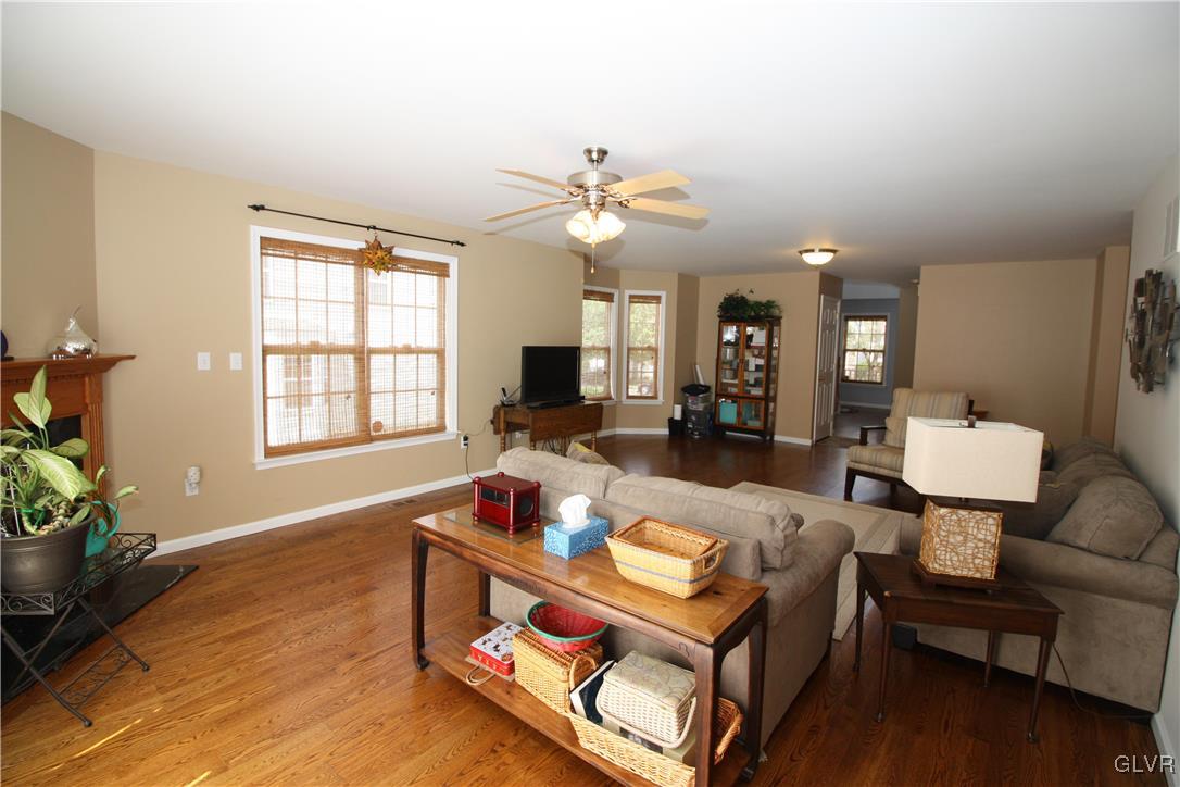 4169 Walter Road Bethlehem, PA 18020 - Photo 12 of 26