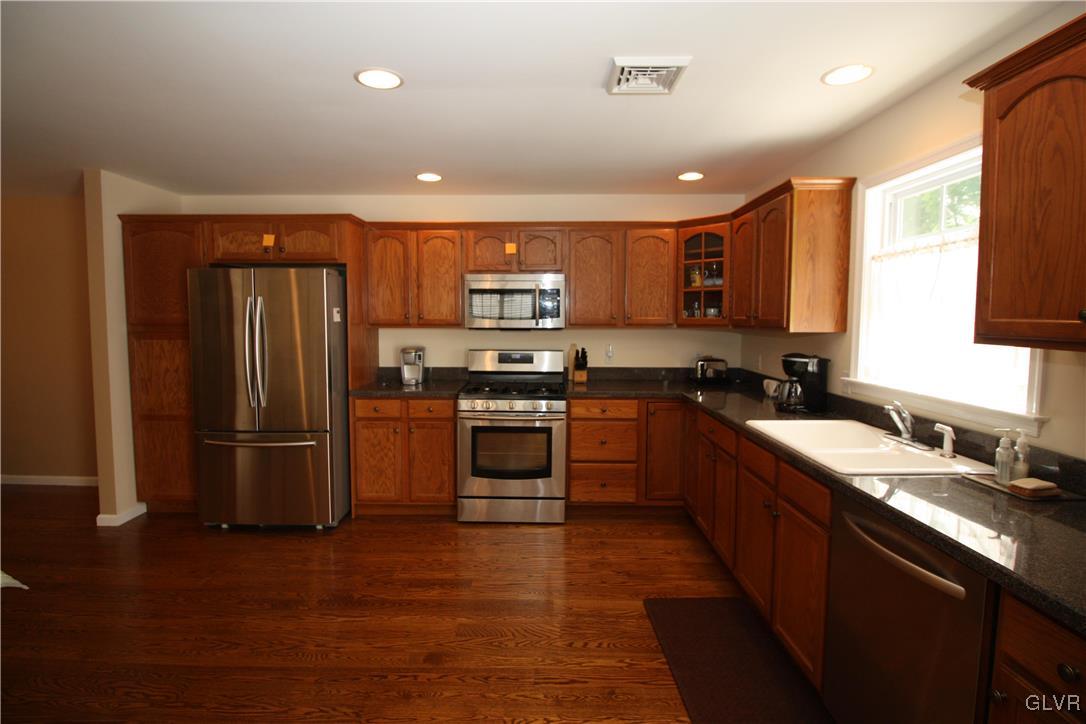 4169 Walter Road Bethlehem, PA 18020 - Photo 17 of 26