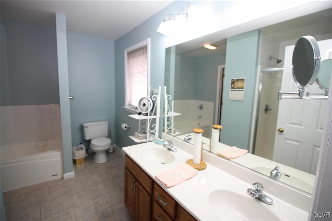 4169 Walter Road Bethlehem, PA 18020 - Photo 19 of 26