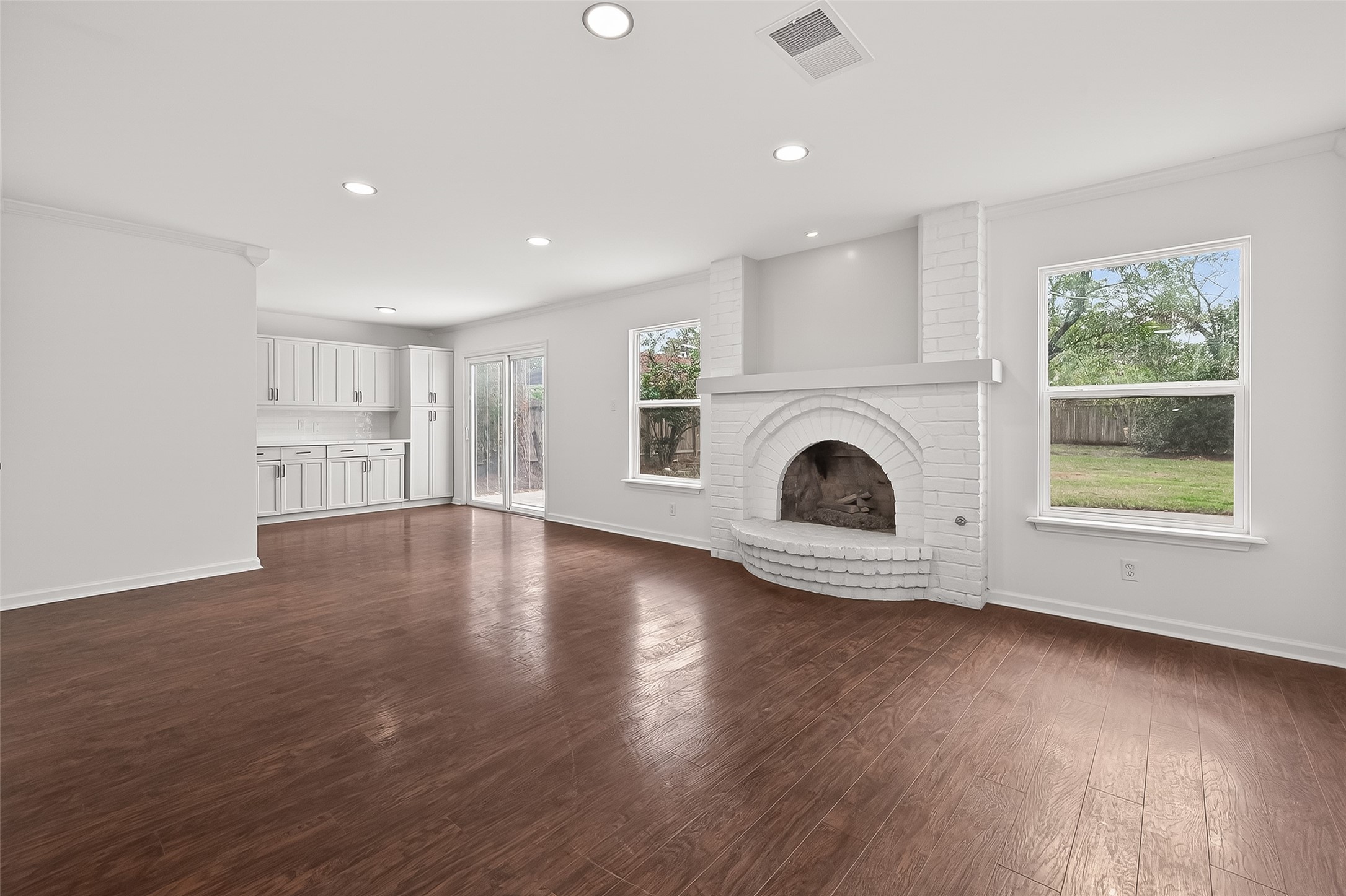 6211 Allentown Drive Spring, TX 77389 - Photo 19 of 39 Lots of natural light from the big backyard.