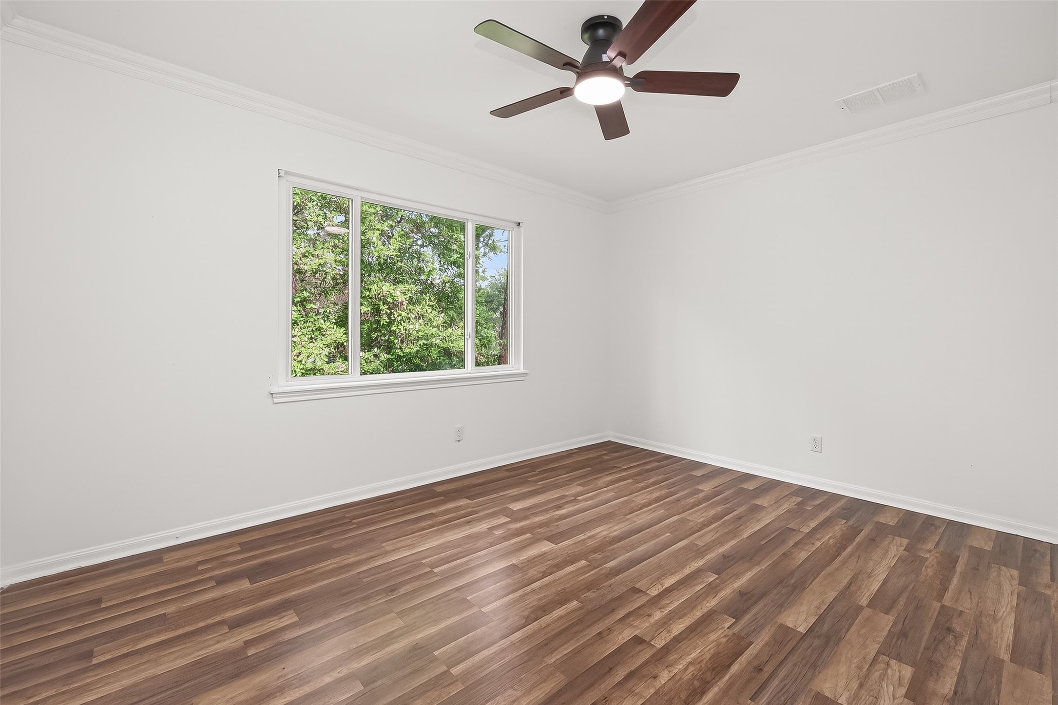 6211 Allentown Drive Spring, TX 77389 - Photo 24 of 39 Secondary Bedroom 1