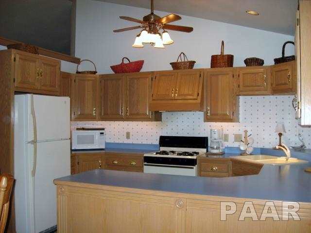 2802 Sheridan Road Pekin, IL 61554 - Photo 8 of 29 Gallery Image 8