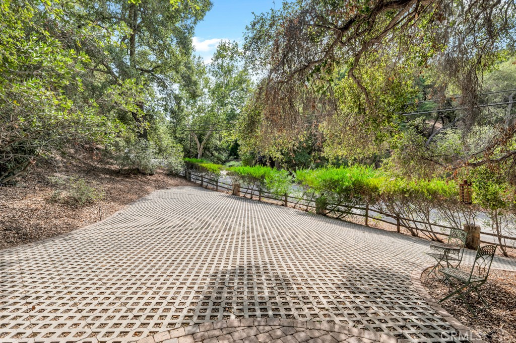 3439 Dorothy Road Topanga, CA 90290 - Photo 20 of 44 Additional Guest Parking (Ideal for entertaining)