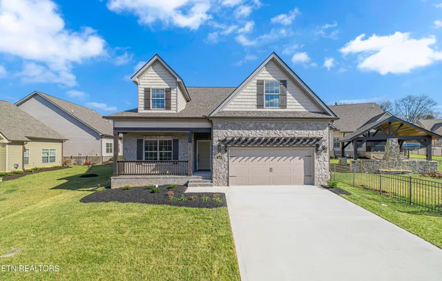 $649,900 | 2926 Snow Pond Road, Knoxville, TN 37931