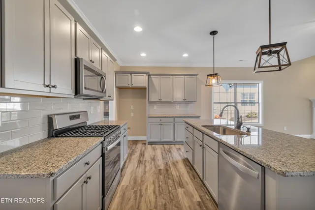 $649,900 | 2926 Snow Pond Road, Knoxville, TN 37931