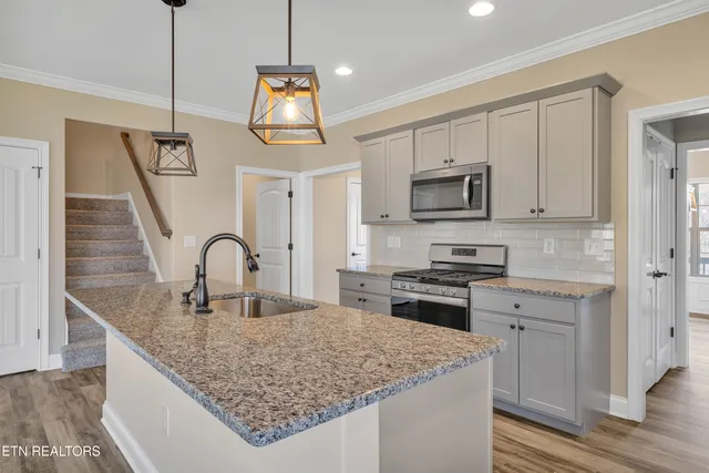 $649,900 | 2926 Snow Pond Road, Knoxville, TN 37931