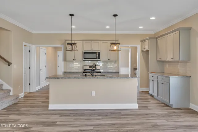 $649,900 | 2926 Snow Pond Road, Knoxville, TN 37931