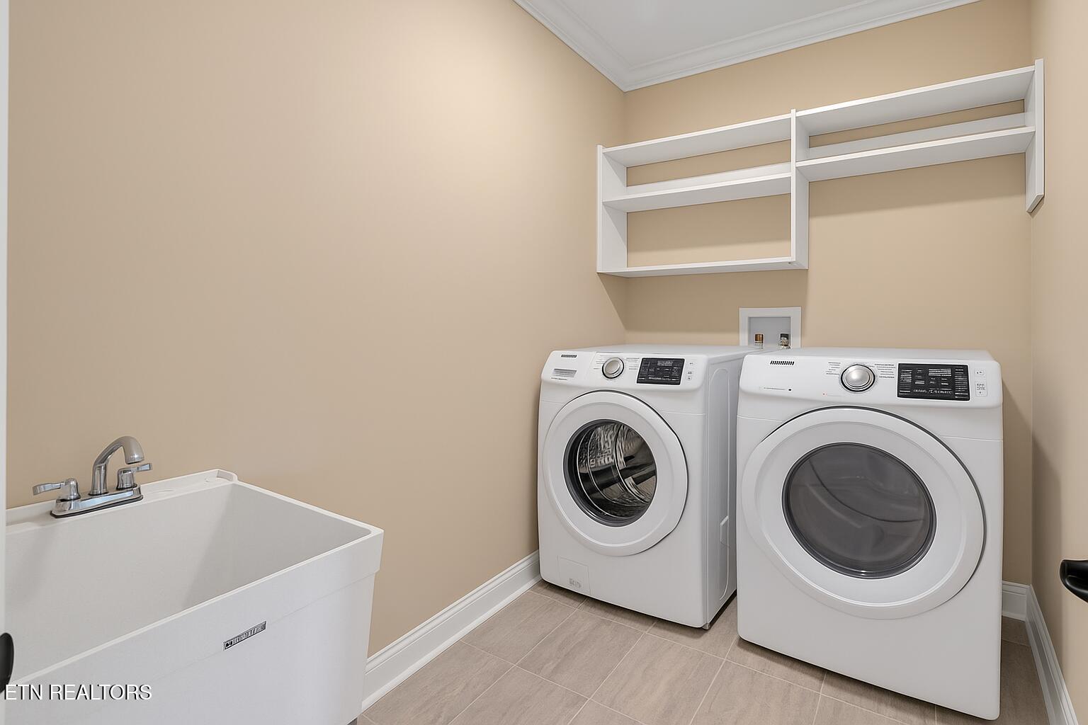 2926 Snow Pond Road Knoxville, TN 37931 - Photo 29 of 44 Virtually Staged Laundry Room