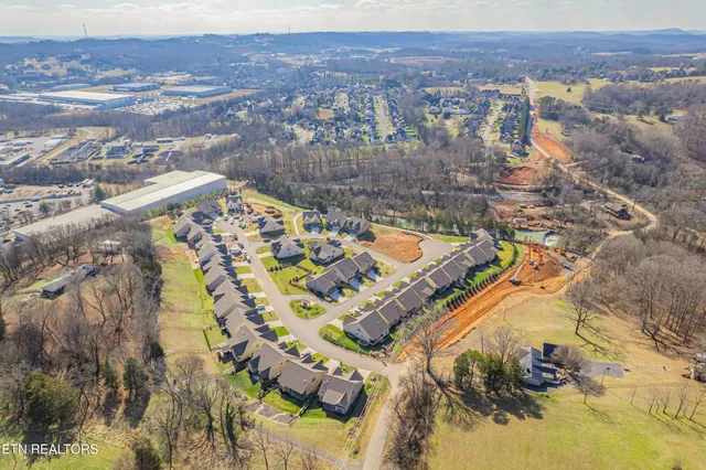 $649,900 | 2926 Snow Pond Road, Knoxville, TN 37931