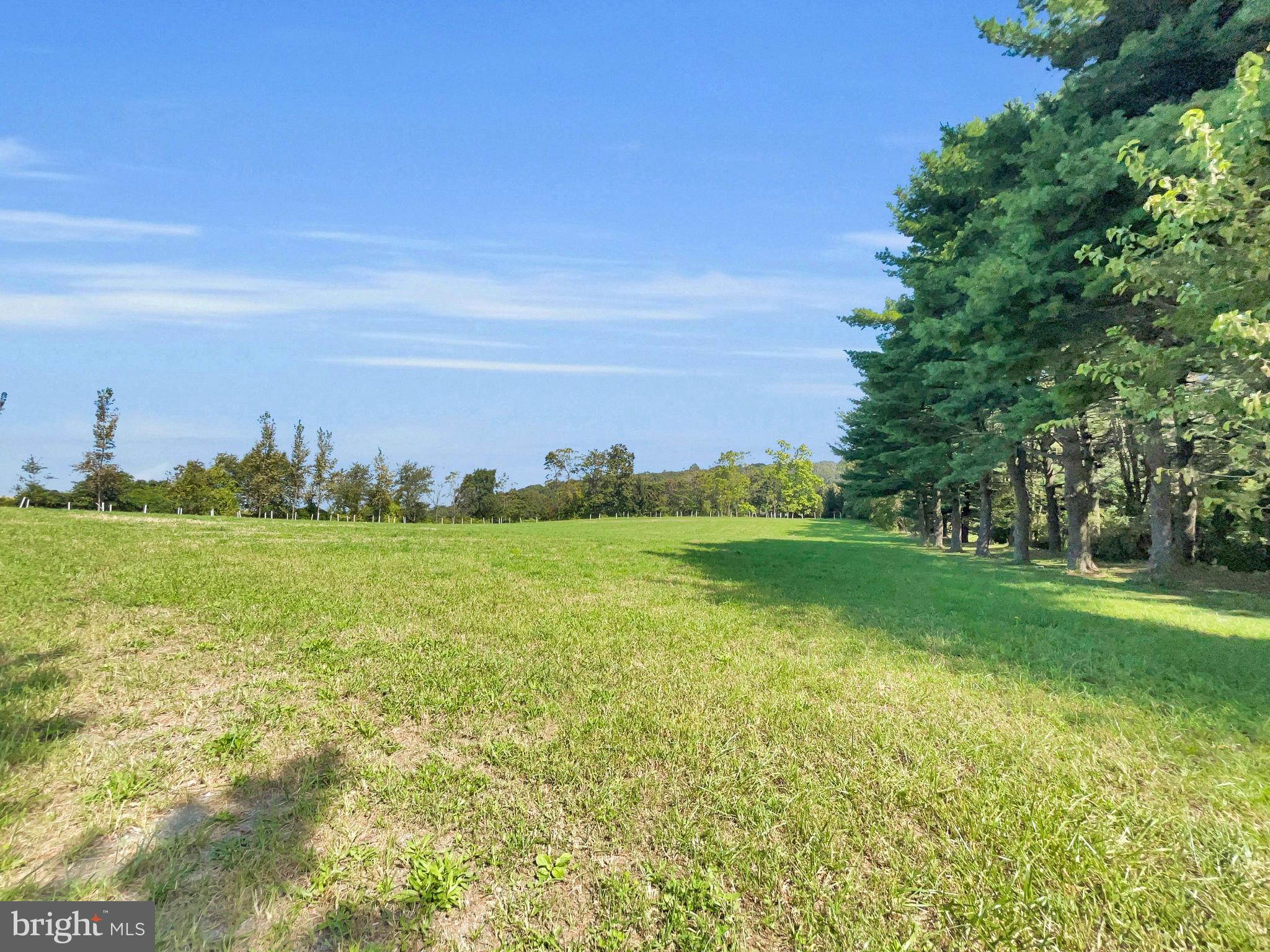 1095 Texter Mountain Road Denver, PA 17517 - Photo 32 of 37 a view of an ocean from a yard
