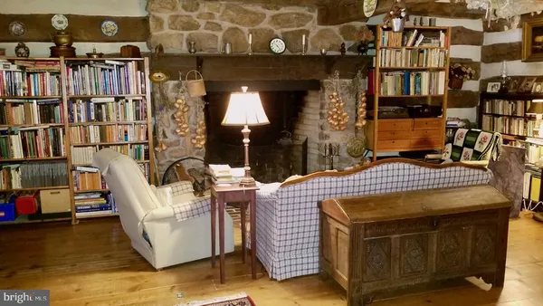 a view of dinning table and chairs in the patio