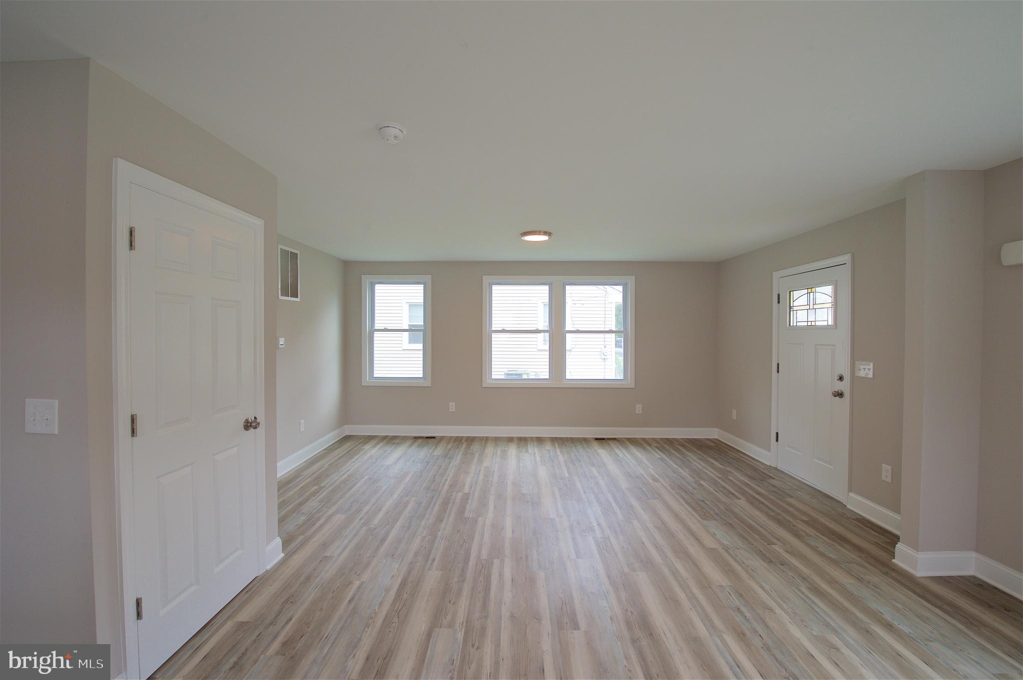 32 Edison Road Cherry Hill, NJ 08034 - Photo 8 of 26 Living Room