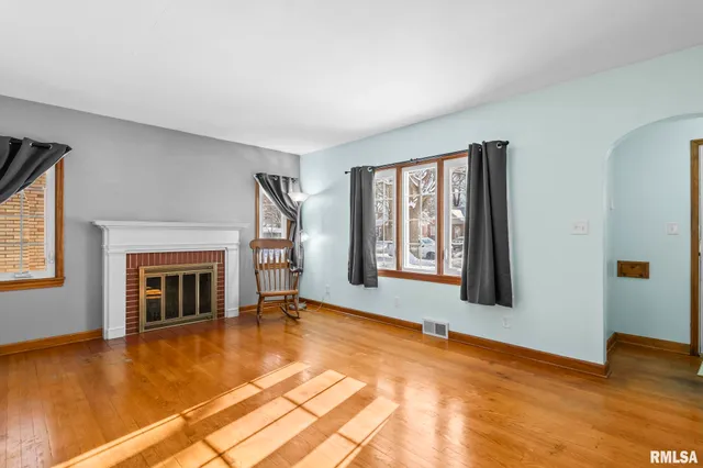 $185,000 | 1517 West Jackson Street, Springfield, IL 62704