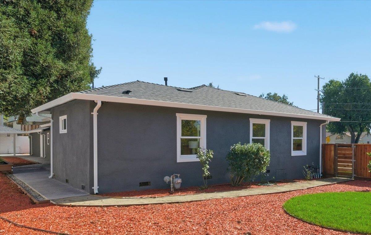40 Valley View Avenue San Jose, CA 95127 - Photo 23 of 27 a view of a house with backyard and garden