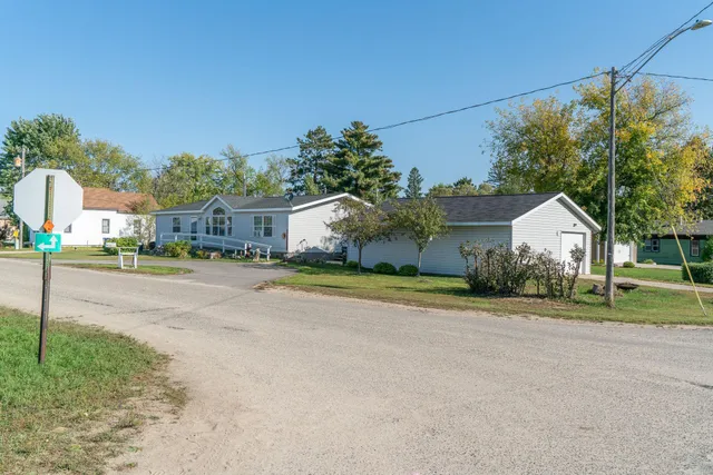 $199,999 | 18 Cedar Avenue Southeast, Menahga, MN 56464