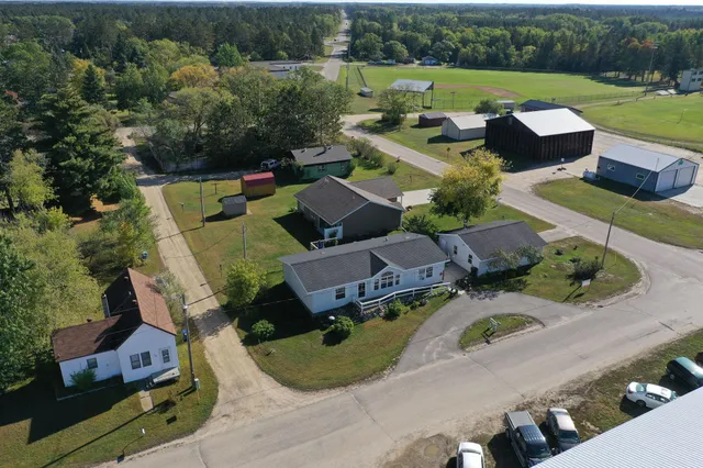 $199,999 | 18 Cedar Avenue Southeast, Menahga, MN 56464