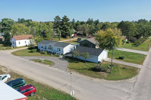 $199,999 | 18 Cedar Avenue Southeast, Menahga, MN 56464