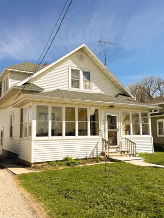$175,000 | 1238 Dodgeville Street, Highland, WI 53543