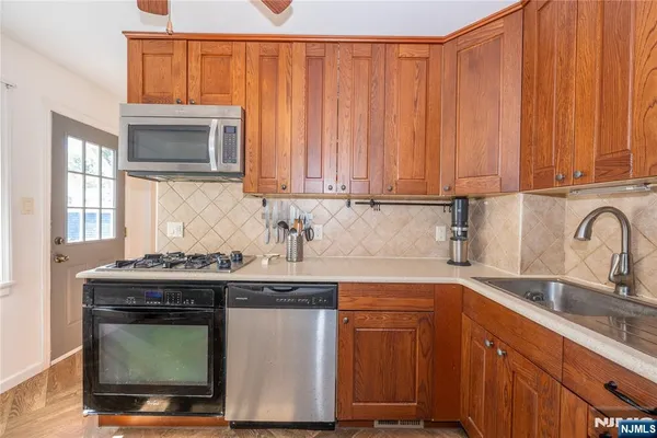 $3,950 | 16-15 Well Drive, Fair Lawn, NJ 07410