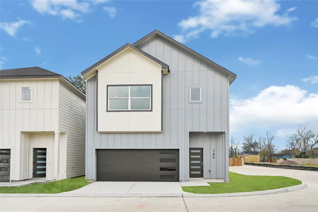 $295,900 | 702 Savonna, Houston, TX 77076