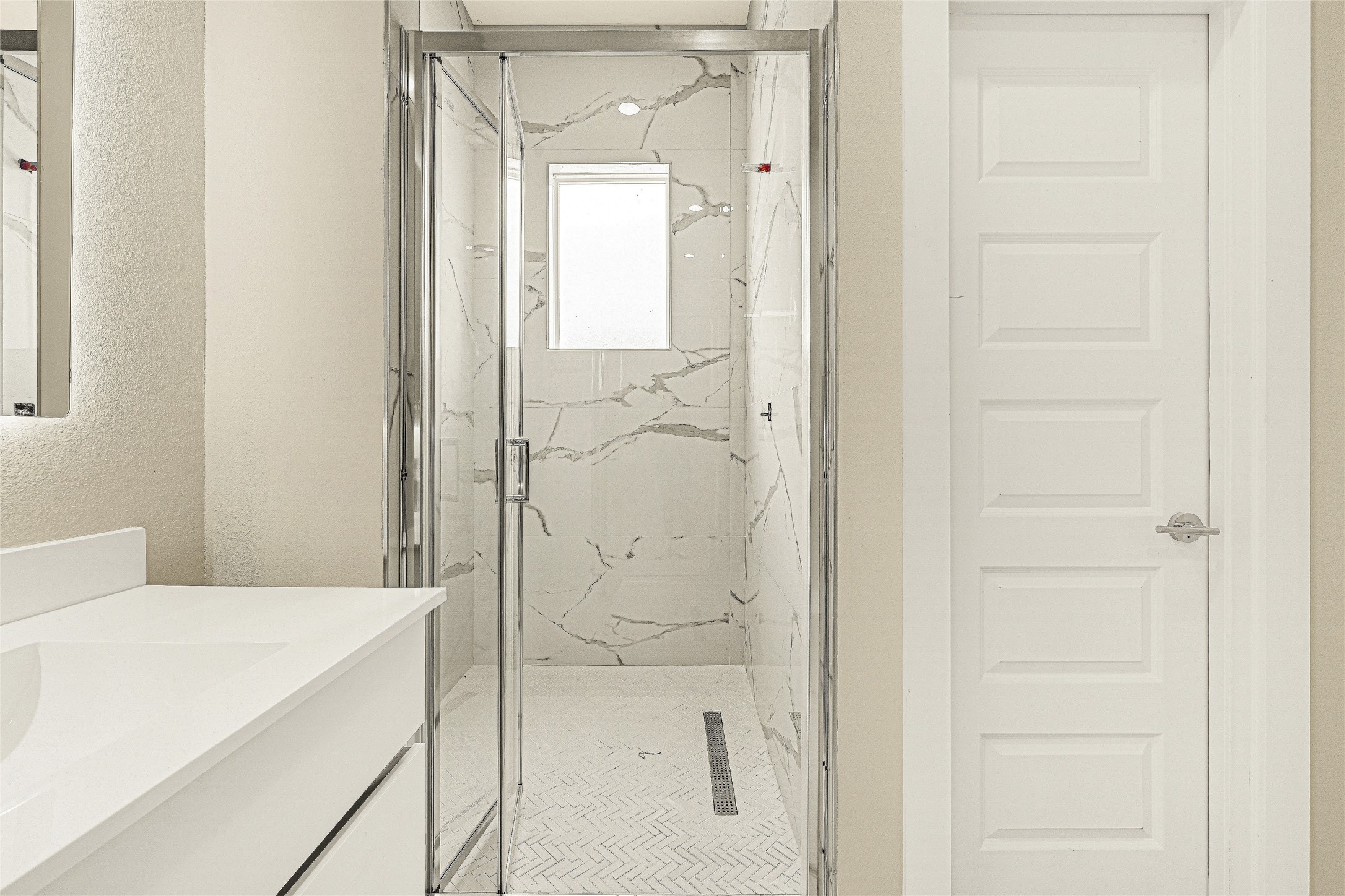 702 Savonna Houston, TX 77076 - Photo 22 of 28 a bathroom with a bathtub and shower