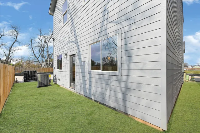 $295,900 | 702 Savonna, Houston, TX 77076