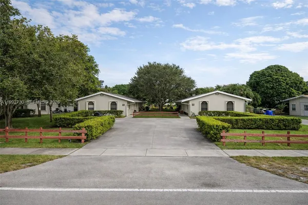$3,200,000 | 5645 Taft Street, Hollywood, FL 33021
