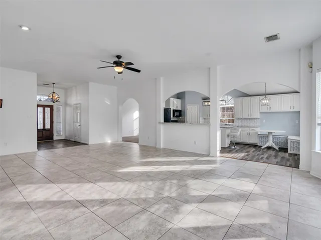 $2,500 | 3327 La Seine Lane, Spring, TX 77388