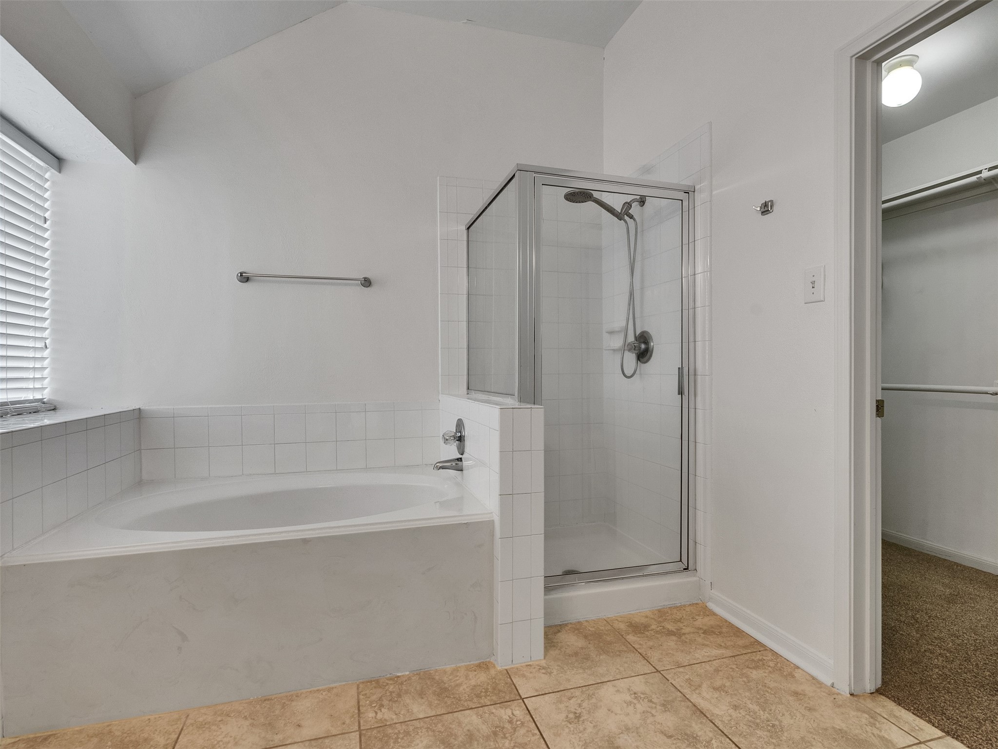 3327 La Seine Lane Spring, TX 77388 - Photo 15 of 29 Primary bath