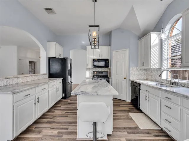 $2,500 | 3327 La Seine Lane, Spring, TX 77388