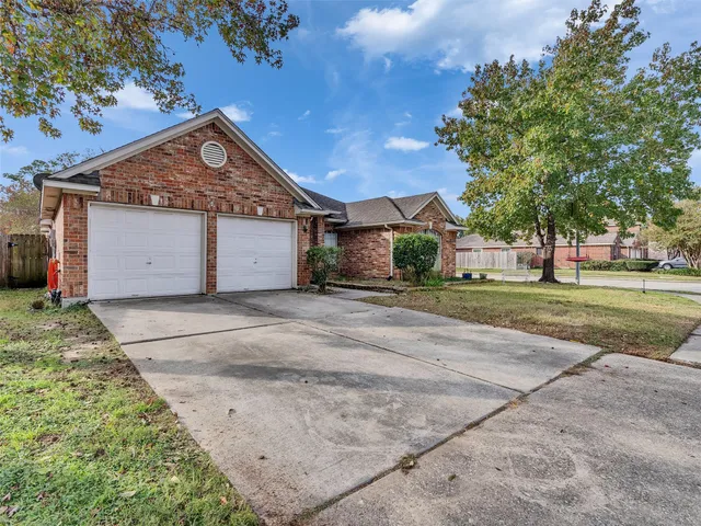 $2,500 | 3327 La Seine Lane, Spring, TX 77388