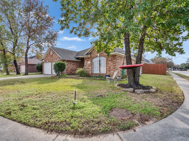 $2,500 | 3327 La Seine Lane, Spring, TX 77388