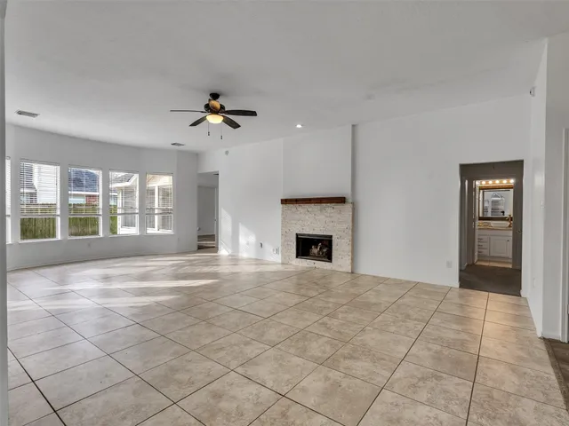 $2,500 | 3327 La Seine Lane, Spring, TX 77388