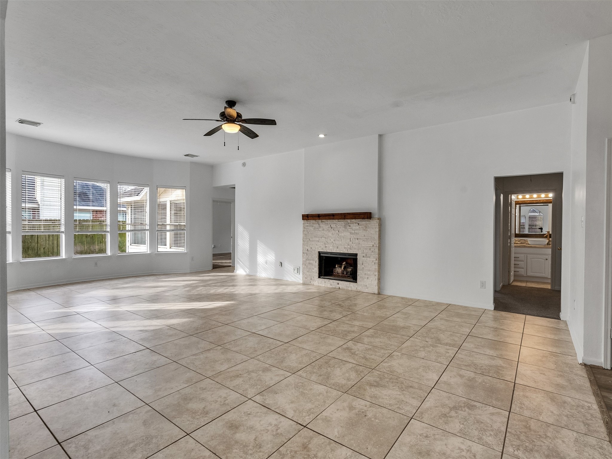 3327 La Seine Lane Spring, TX 77388 - Photo 3 of 29 Huge Living area