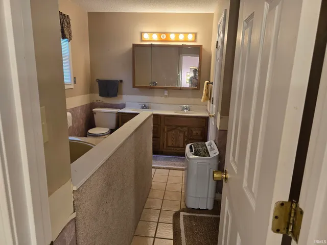 $285,000 | 318 Gayle Drive, Sweetser, IN 46987