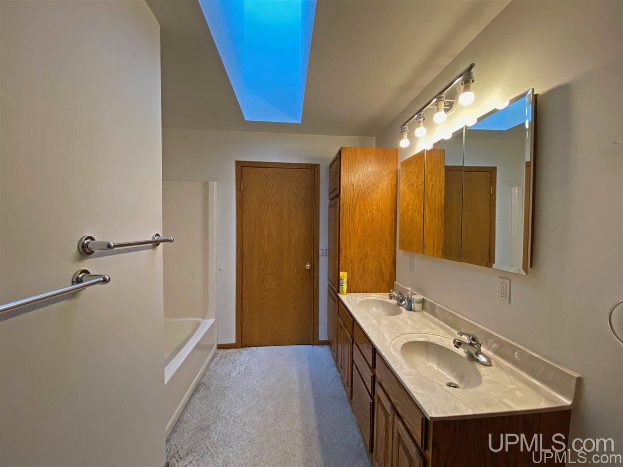 5828 G5 Road Escanaba, MI 49829 - Photo 8 of 19