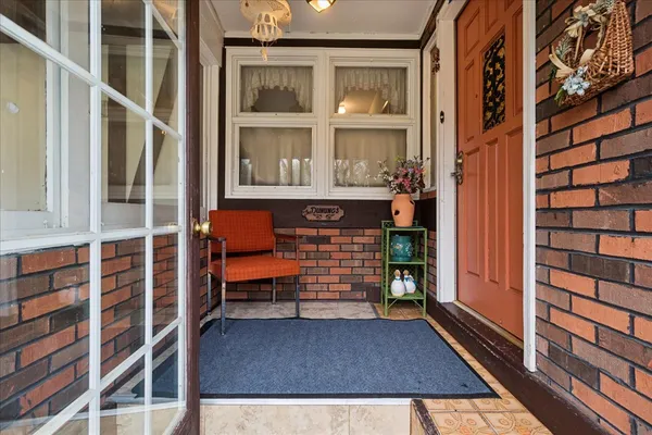 $775,000 | 609 Forest Edge Lane, Des Plaines, IL 60016