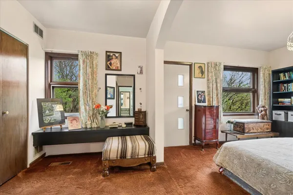 $775,000 | 609 Forest Edge Lane, Des Plaines, IL 60016