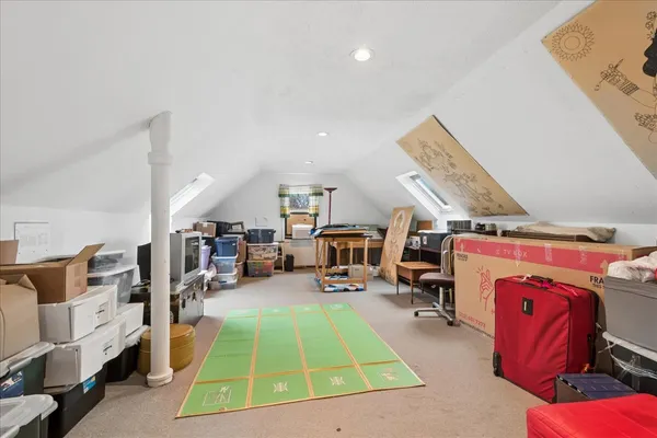 $775,000 | 609 Forest Edge Lane, Des Plaines, IL 60016