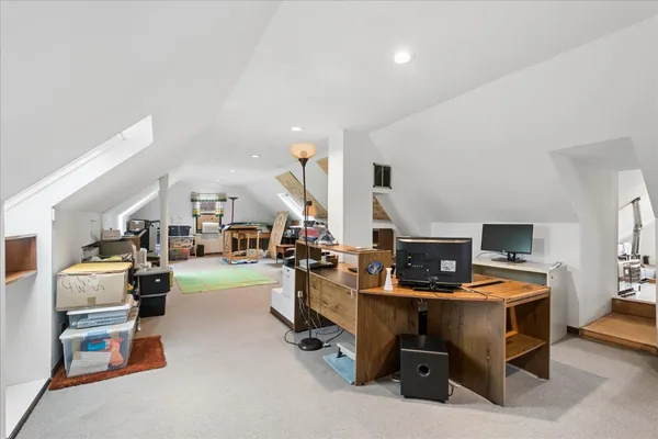 $775,000 | 609 Forest Edge Lane, Des Plaines, IL 60016