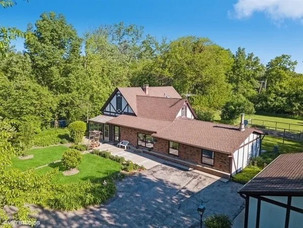 $775,000 | 609 Forest Edge Lane, Des Plaines, IL 60016