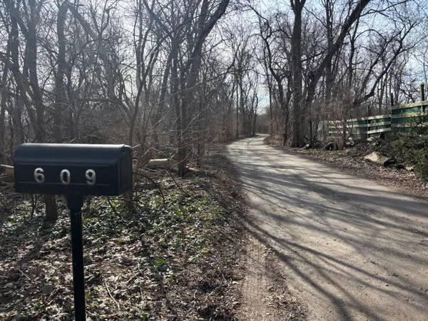 $775,000 | 609 Forest Edge Lane, Des Plaines, IL 60016