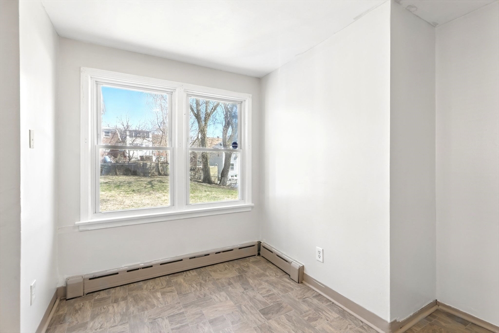 207 Euclid Avenue Springfield, MA 01108 - Photo 11 of 37 Gallery Image 11