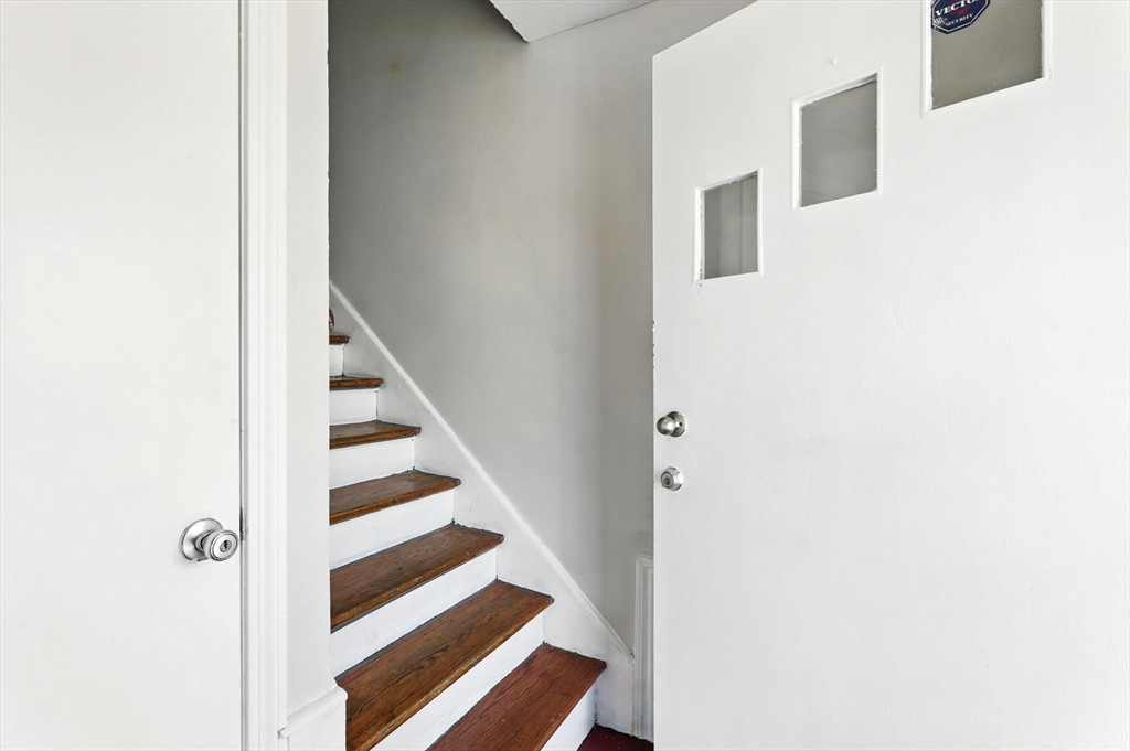 207 Euclid Avenue Springfield, MA 01108 - Photo 20 of 37 Gallery Image 20