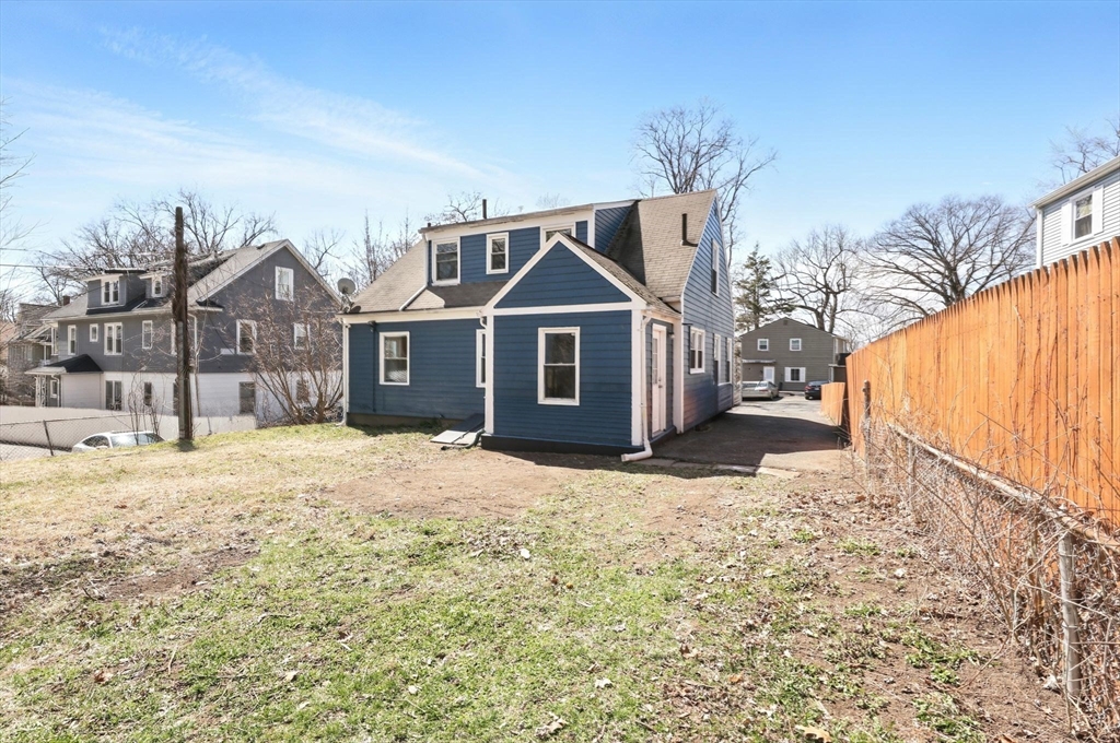 207 Euclid Avenue Springfield, MA 01108 - Photo 33 of 37 Gallery Image 33