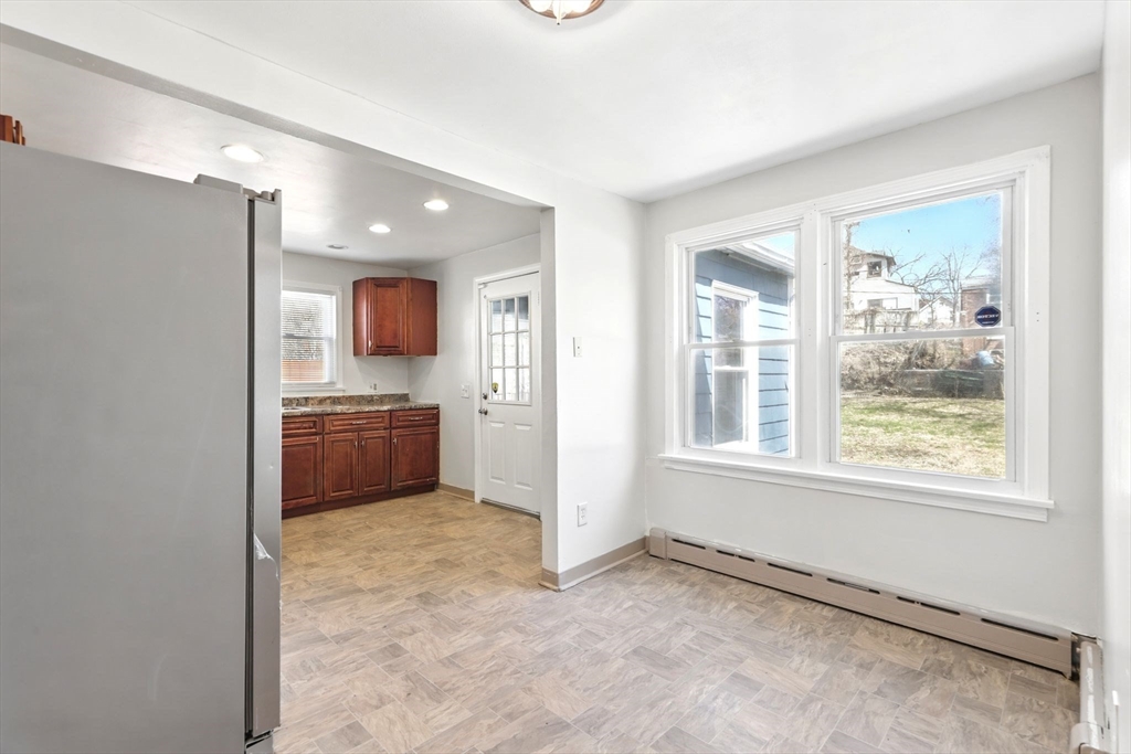 207 Euclid Avenue Springfield, MA 01108 - Photo 9 of 37 Gallery Image 9