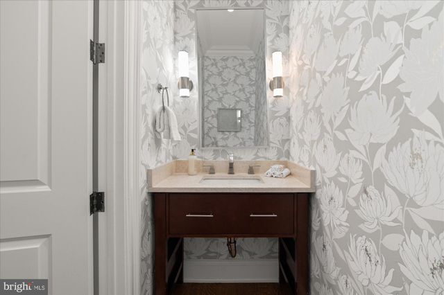 $4,000,000 | 5120 Wessling Lane, Bethesda, MD 20814