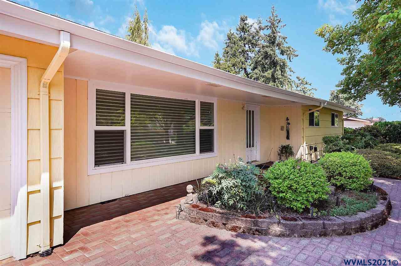 175 Oak Villa Road Dallas, OR 97338 - Photo 2 of 33 Gallery Image 2