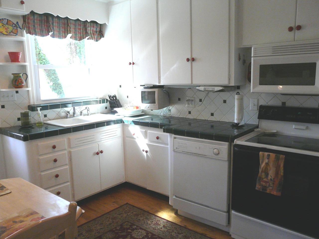 2434 Tillett Road Southwest Roanoke, VA 24015 - Photo 11 of 13 Kitchen
